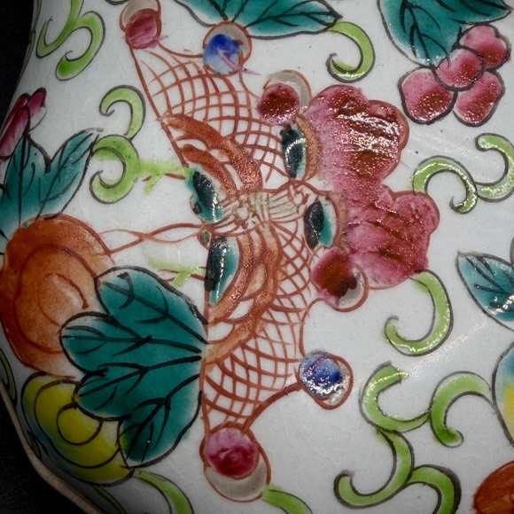 Vintage Chinese Quatrefoil Porcelain Trinket Box Famille Rose Lidded Dish - Picture 14 of 16